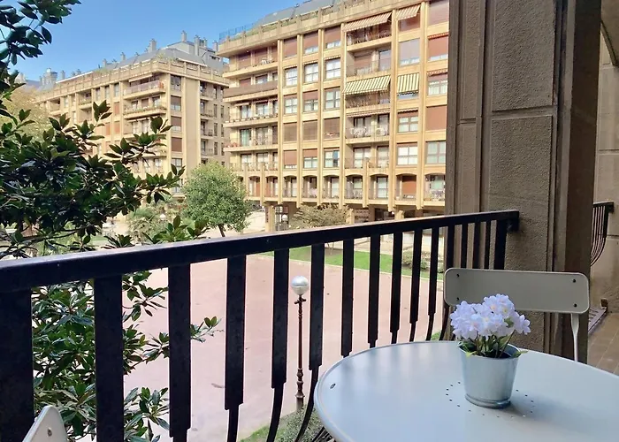 Agradable Con Parking En Gros Apartment